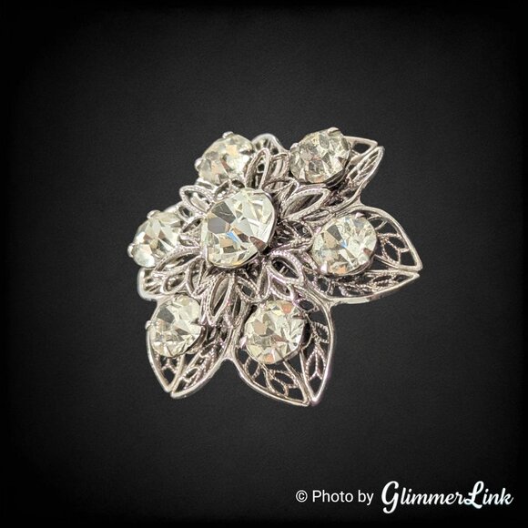 Vintage Rhinestone Flower Brooch Silver Tone Filigree Pin - Clear Sparkly Stones - Picture 4 of 7